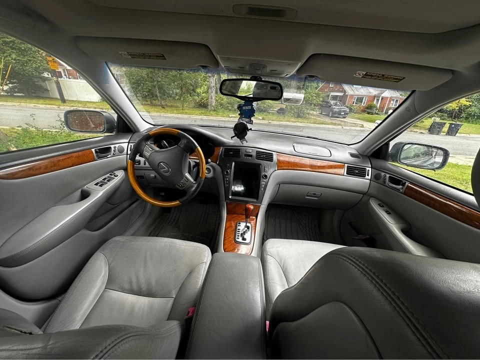 2005 Lexus ES 3rd Gen - Image 4 of 5