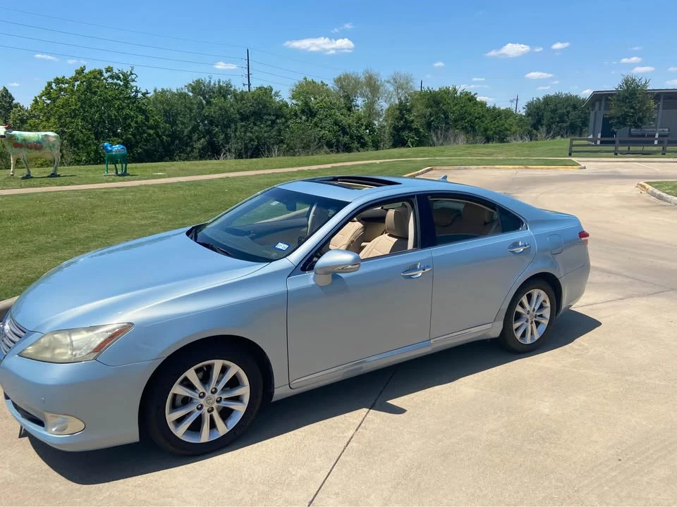 2011 Lexus ES 5th Gen - Image 6 of 8