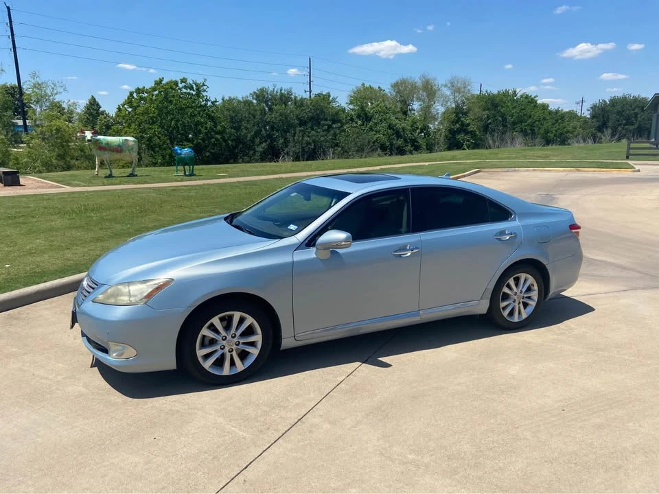 2011 Lexus ES 5th Gen - Image 8 of 8