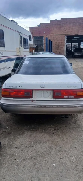 Lexus ES 1st Gen - Image 4 of 6