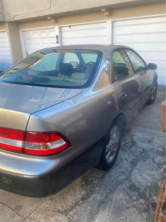 2001 Lexus ES 3rd Gen - Image 3 of 7
