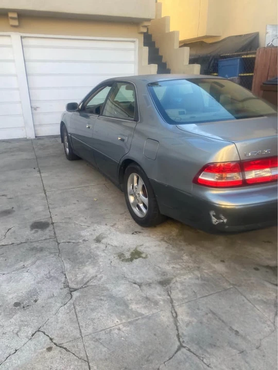 2001 Lexus ES 3rd Gen - Image 2 of 7