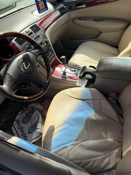 2002 Lexus ES 3rd Gen - Image 2 of 2