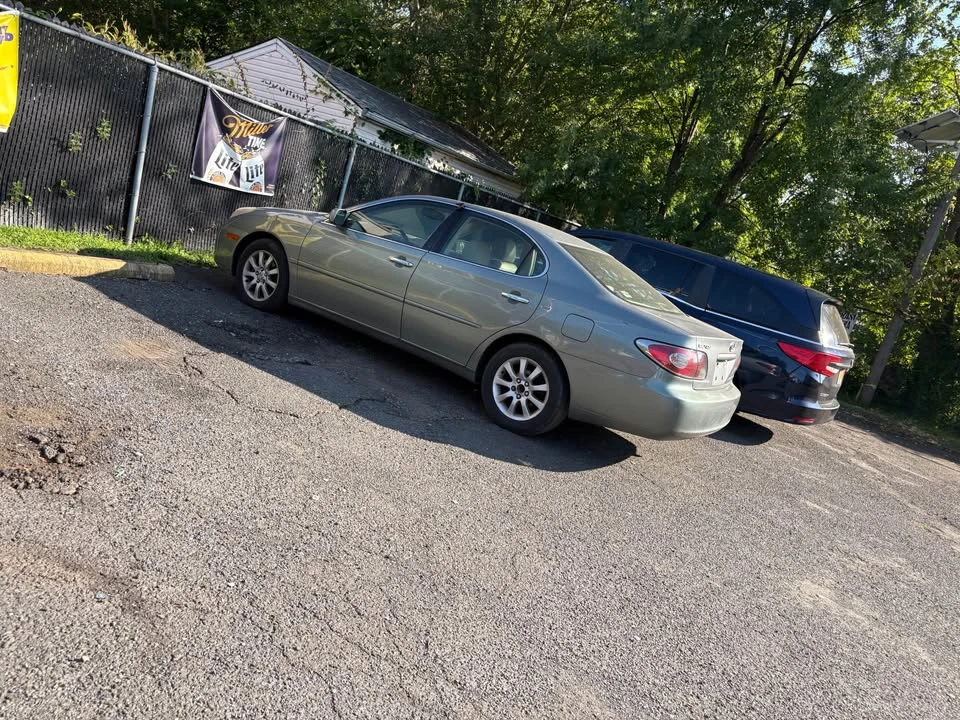 2004 Lexus ES 4th Gen - Image 2 of 5