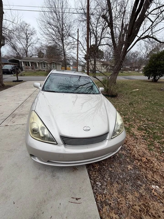 2005 Lexus ES 4th Gen - Image 4 of 4
