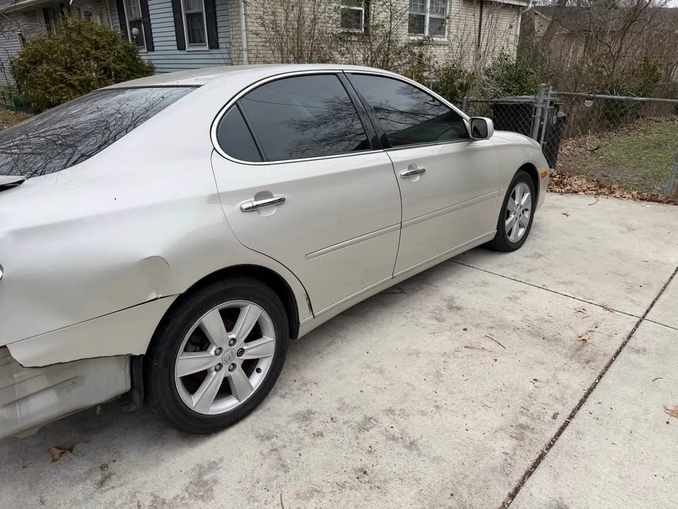 2005 Lexus ES 4th Gen - Image 2 of 4