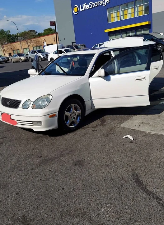 2000 Lexus GS 2nd Gen - Image 2 of 10
