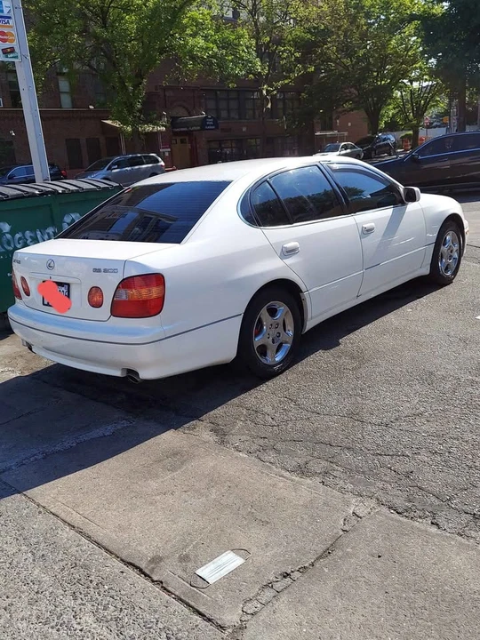 2000 Lexus GS 2nd Gen - Image 6 of 10