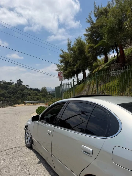 2001 Lexus GS 2nd Gen - Image 2 of 4