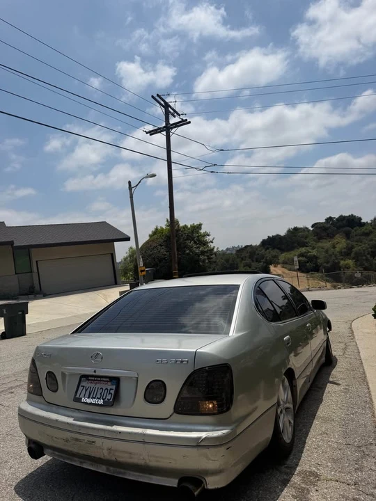 2001 Lexus GS 2nd Gen - Image 3 of 4