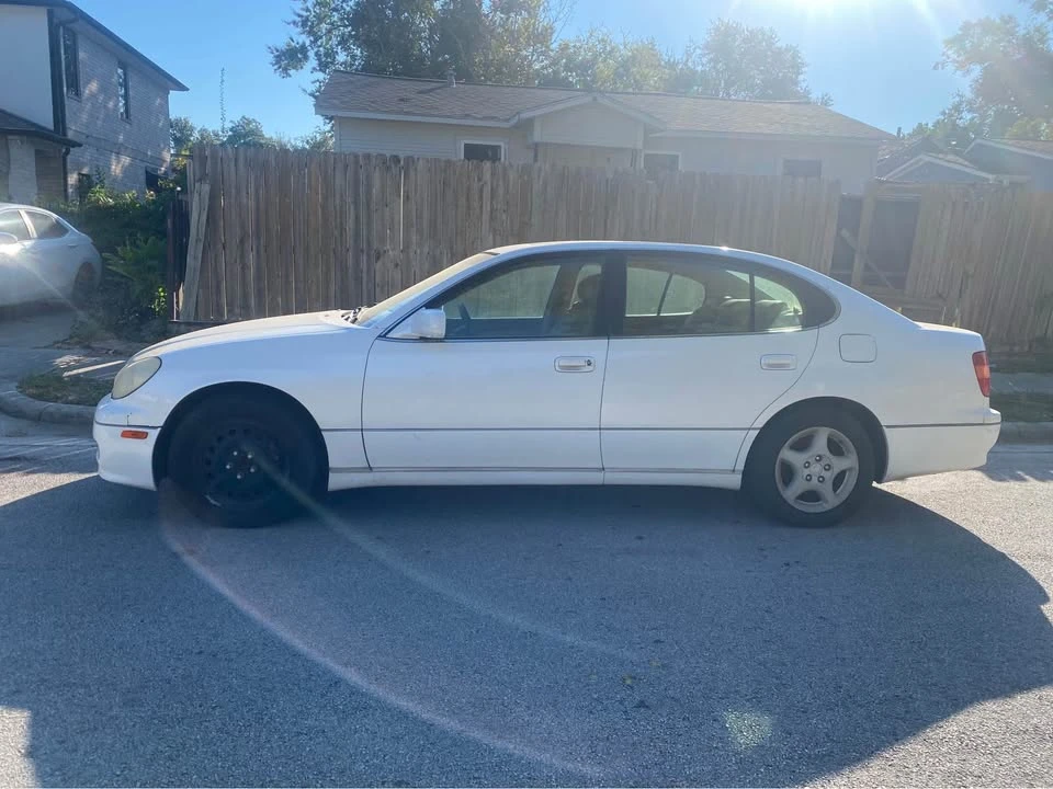 2000 Lexus GS 2nd Gen - Image 2 of 2
