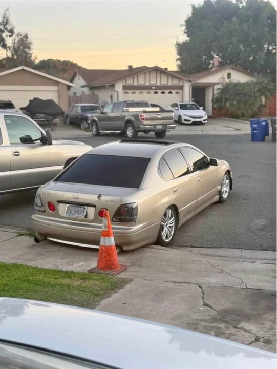 2001 Lexus GS 2nd Gen - Image 5 of 5