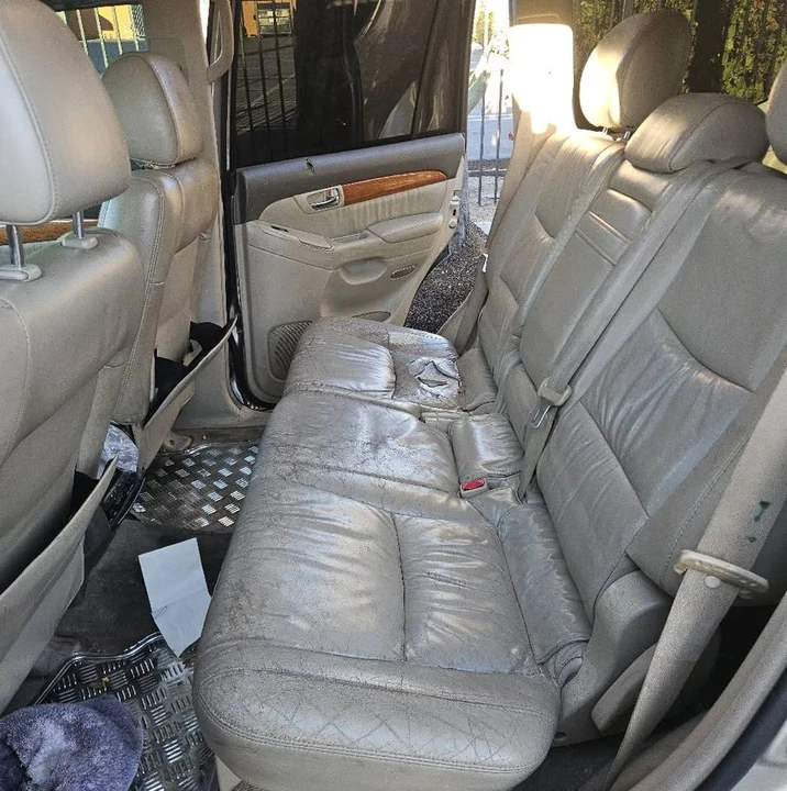 2004 Lexus GX 1st Gen - Image 3 of 7