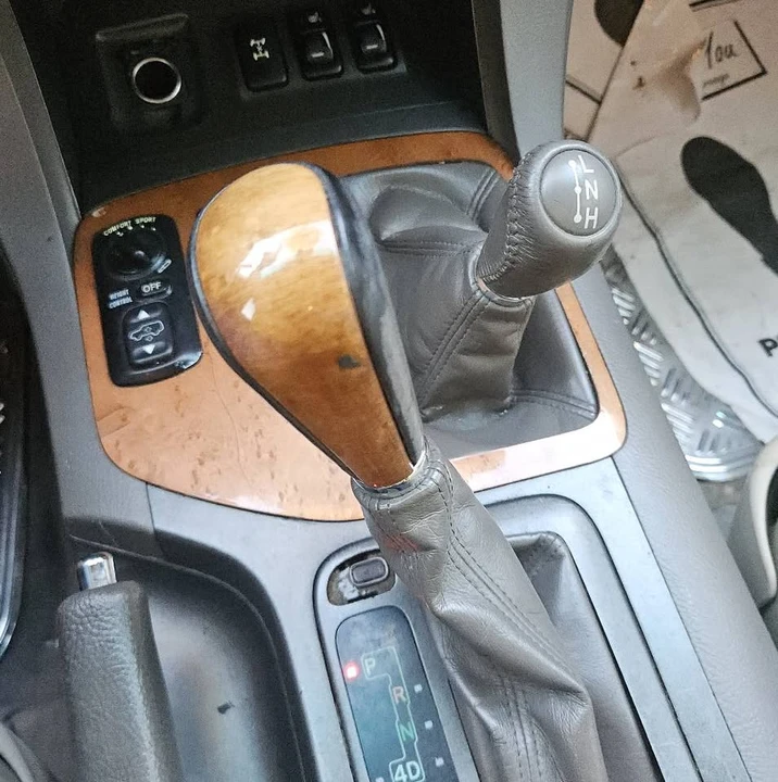 2004 Lexus GX 1st Gen - Image 4 of 7