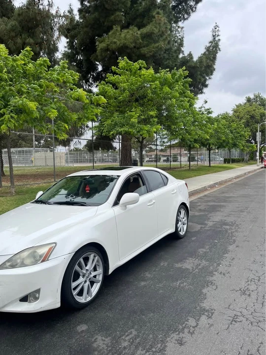 2006 Lexus IS 2nd Gen - Image 5 of 10