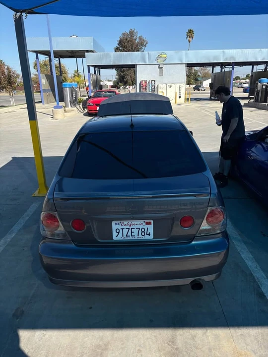 2004 Lexus IS 1st Gen - Image 5 of 9
