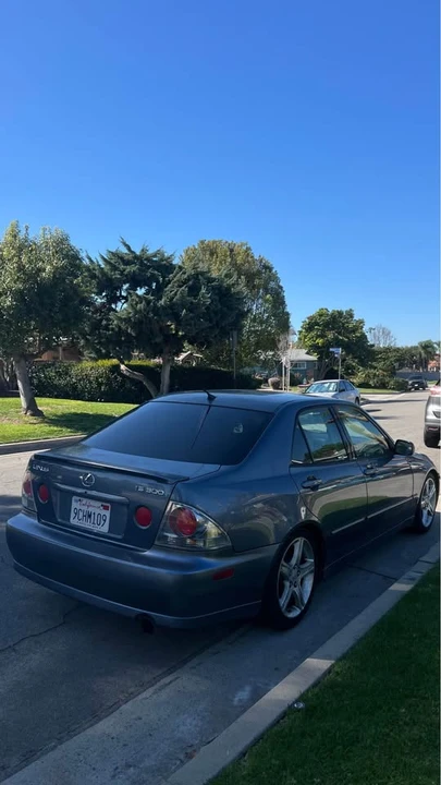 2005 Lexus IS 1st Gen - Image 6 of 7