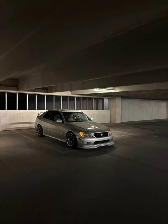 2004 Lexus IS 1st Gen - Image 2 of 4