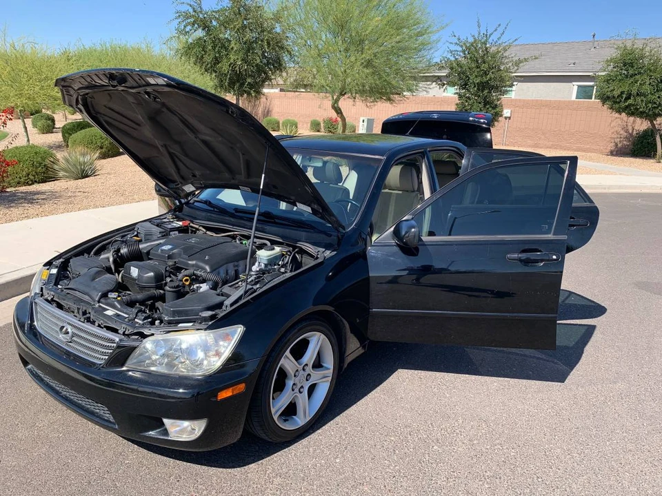 2001 Lexus IS 1st Gen - Image 16 of 18