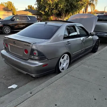 Lexus IS300