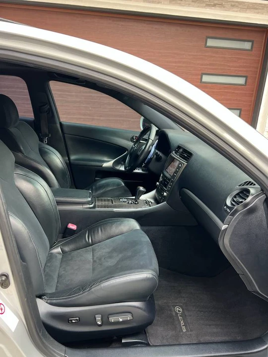 2011 Lexus IS 2nd Gen - Image 14 of 16
