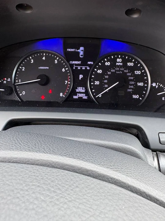2015 Lexus LS 4th Gen - Image 6 of 7