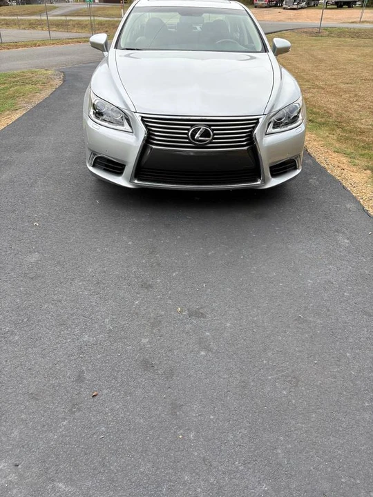 2015 Lexus LS 4th Gen - Image 2 of 7