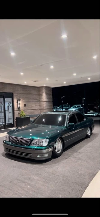 1998 Lexus LS 1st Gen - Image 8 of 9