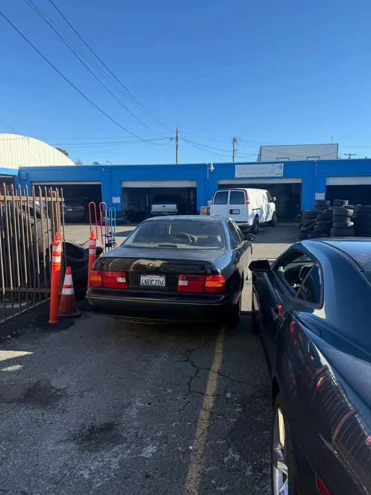 Lexus LS 2nd Gen - Image 2 of 4