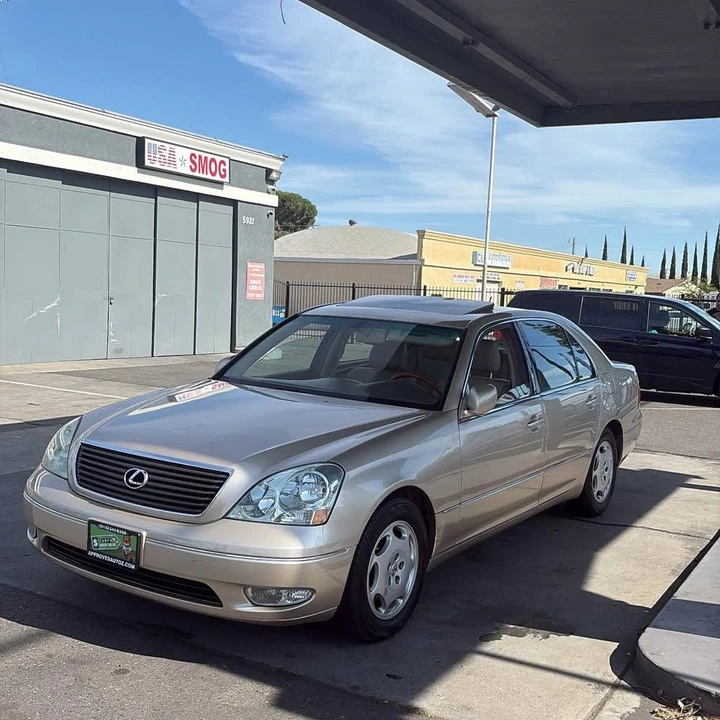 2001 Lexus LS 3rd Gen - Image 5 of 5