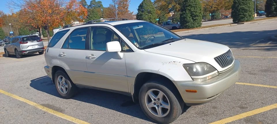 2000 Lexus RX 1st Gen - Image 3 of 3