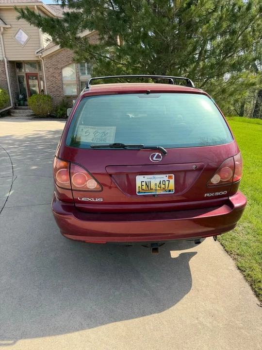 1999 Lexus RX 1st Gen - Image 5 of 10