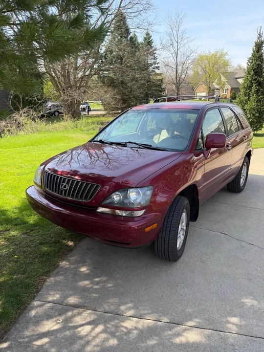 1999 Lexus RX 1st Gen - Image 2 of 10