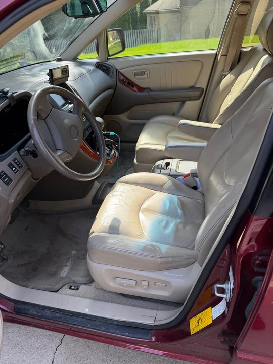 1999 Lexus RX 1st Gen - Image 3 of 10