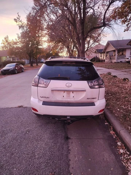2007 Lexus RX 2nd Gen - Image 2 of 4