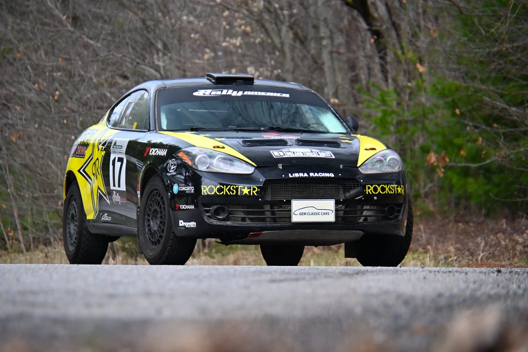 2003 Hyundai Tiburon - Image 6 of 31
