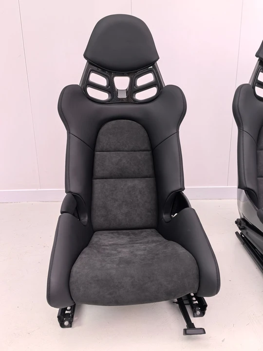 Parts & Memorabilia Seats & Interior - Image 6 of 8