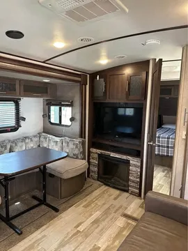 2017 Forest River - Image 4 of 10