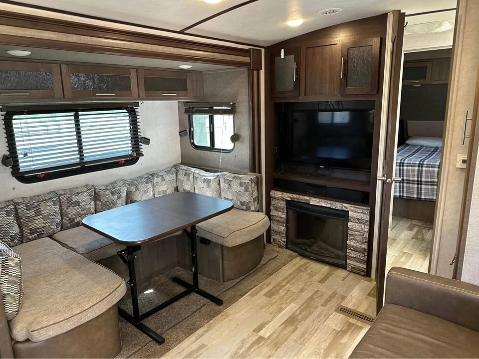2017 Forest River - Image 8 of 10
