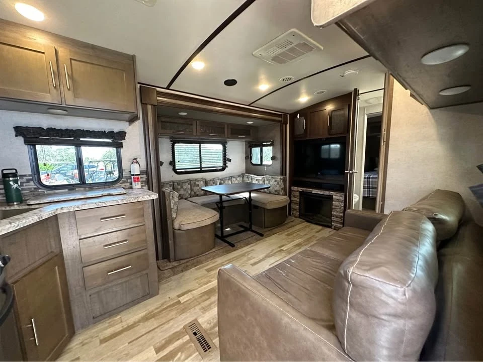 2017 Forest River - Image 7 of 10
