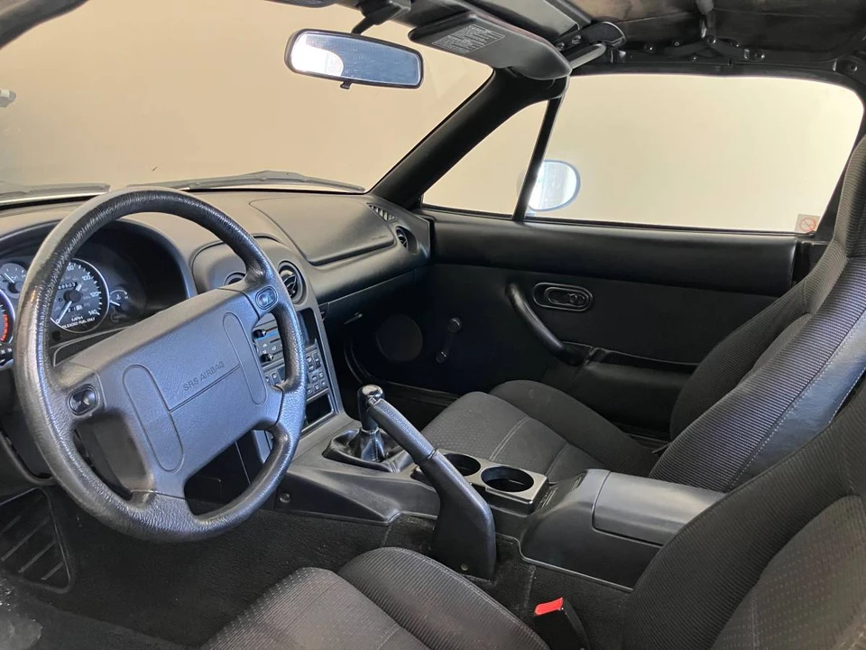 1995 Mazda NA MX-5 Miata - Image 7 of 10