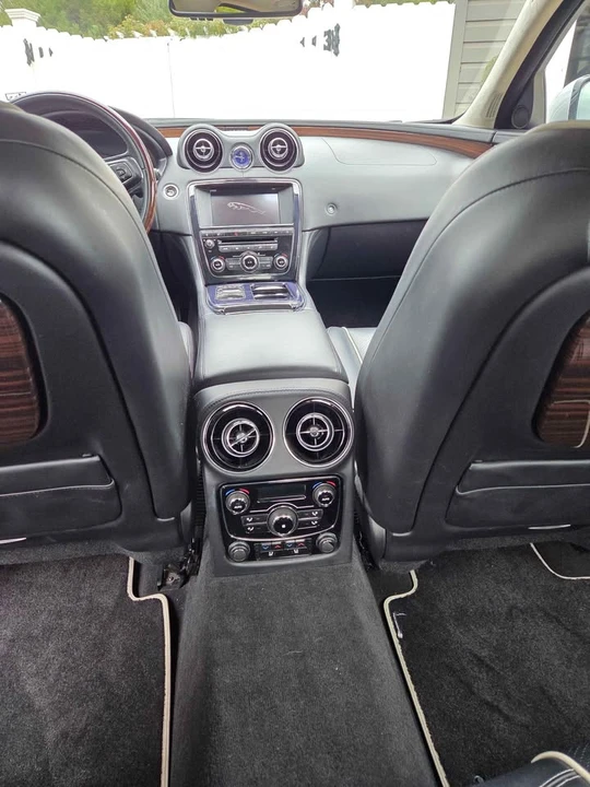 2012 Jaguar X351 XJ - Image 9 of 10