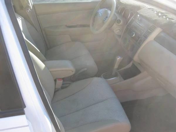 2008 Nissan Versa - Image 6 of 9