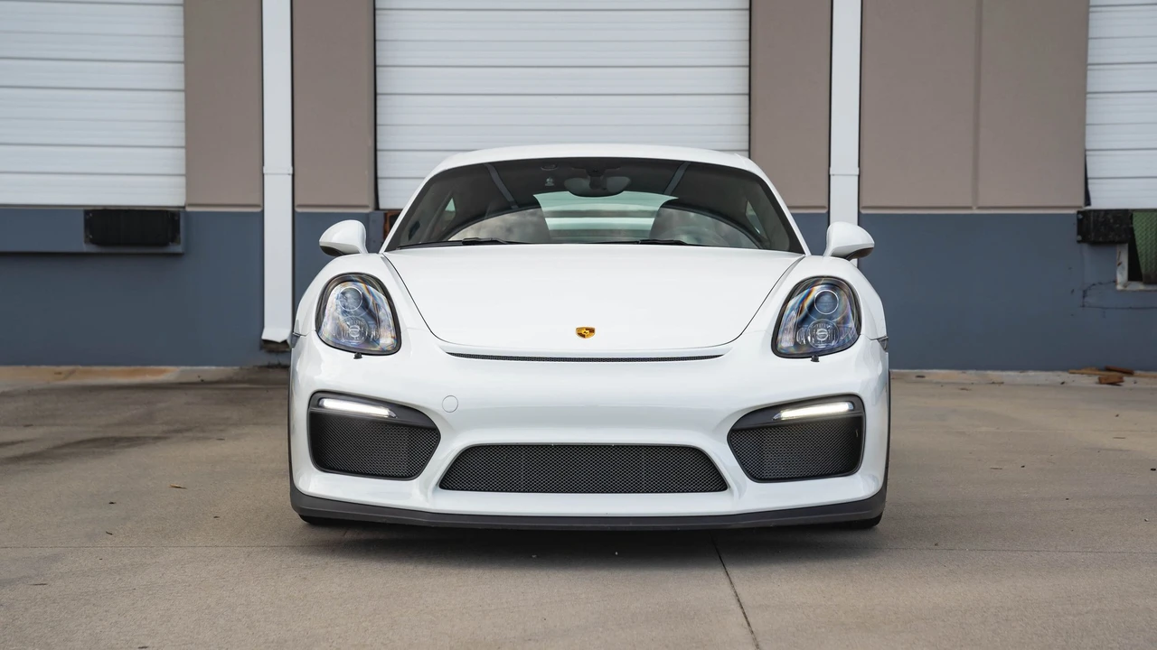 2016 Porsche 981 Cayman GT4 - Image 5 of 31