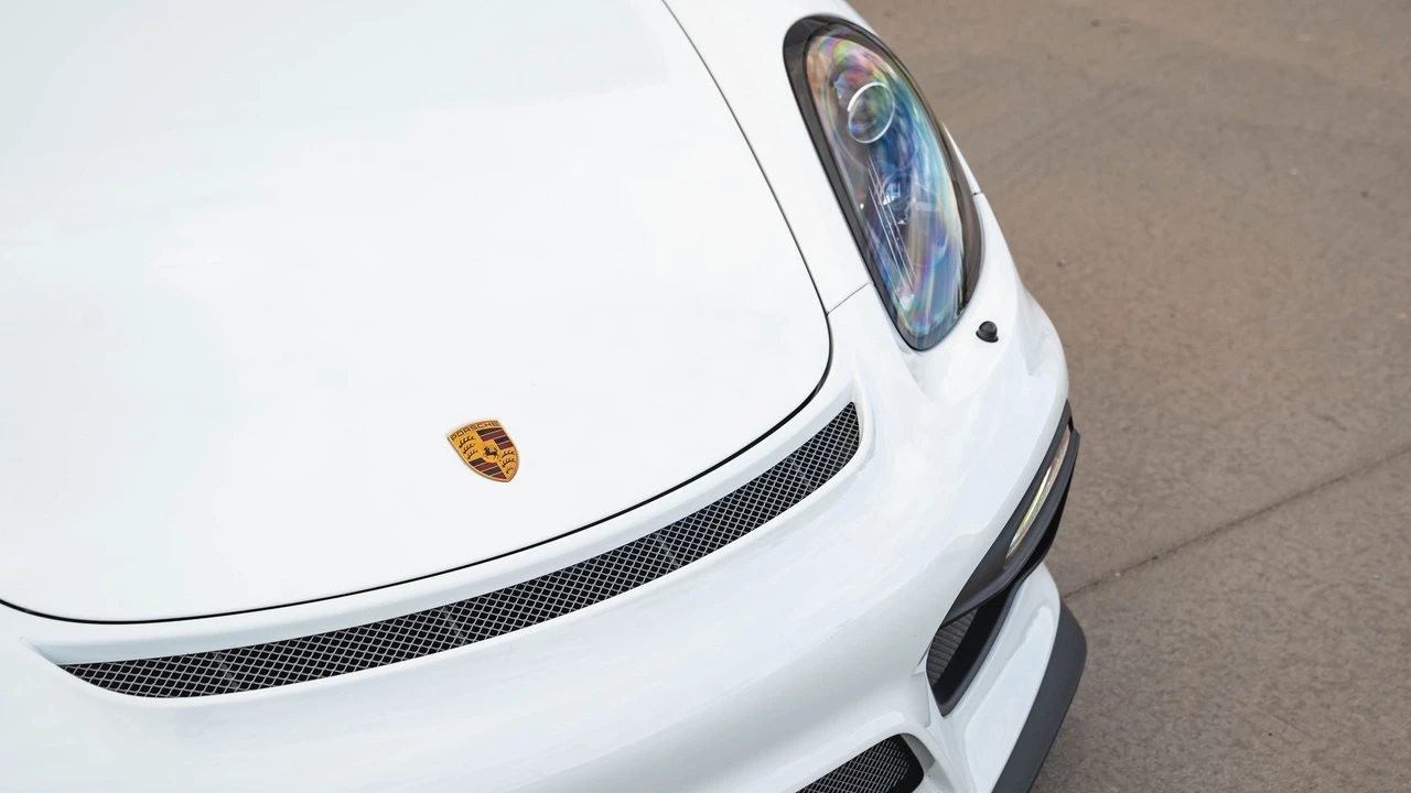 2016 Porsche 981 Cayman GT4 - Image 24 of 31