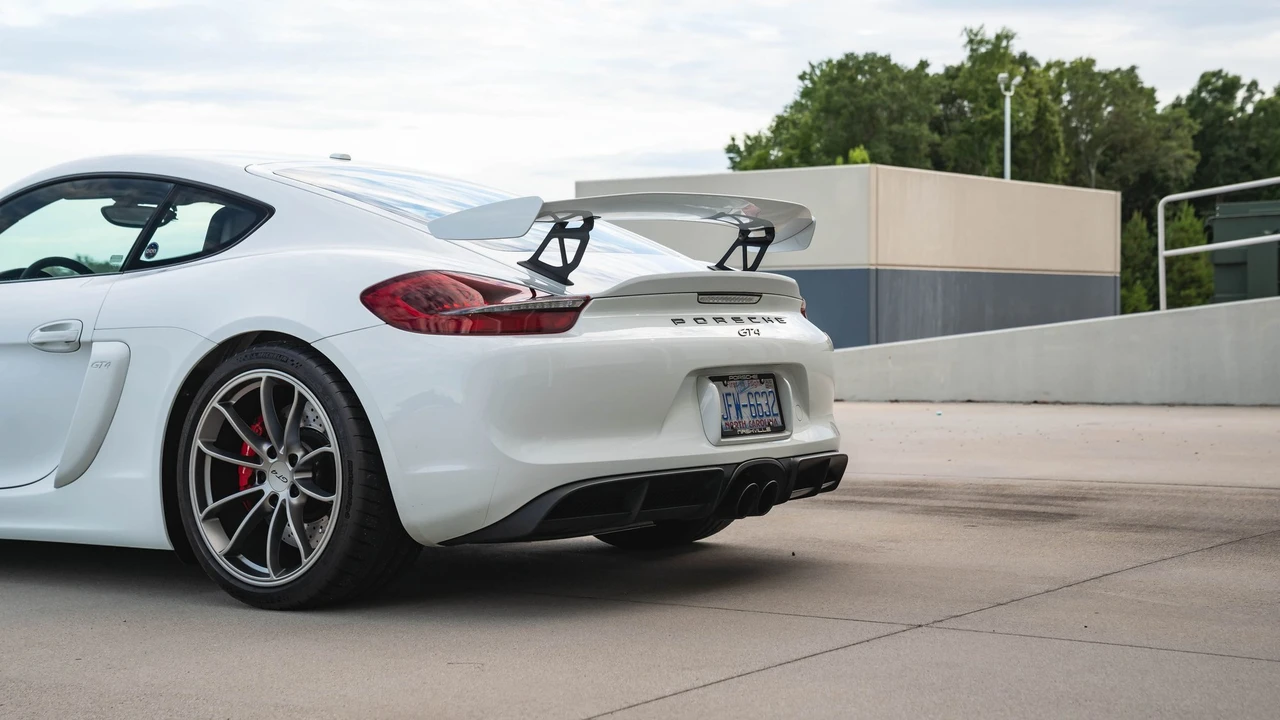 2016 Porsche 981 Cayman GT4 - Image 31 of 31