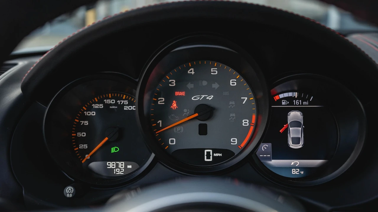 2016 Porsche 981 Cayman GT4 - Image 11 of 31