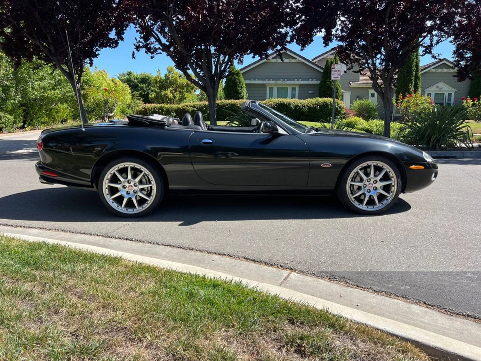 2002 Jaguar X100 XKR - Image 2 of 23