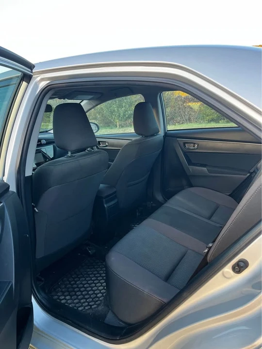 2017 Toyota Corolla 11th Gen - Image 10 of 10