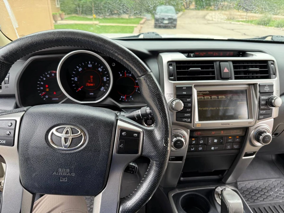 2010 Toyota 4Runner - Image 8 of 12